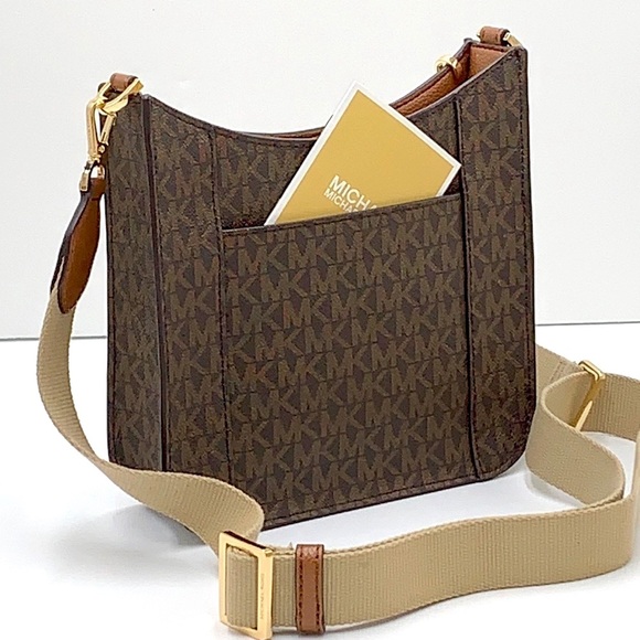 MICHAEL KORS
Briley Small Logo Messenger Bag Brown signature color - Picture 3 of 15